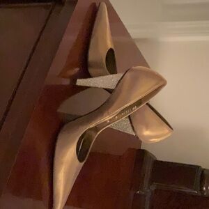 Stuart Weitzman Glitz pump